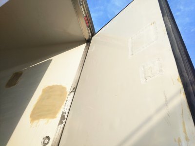 冷藏車的價(jià)格有區(qū)別，原來是在材料上動(dòng)了手腳